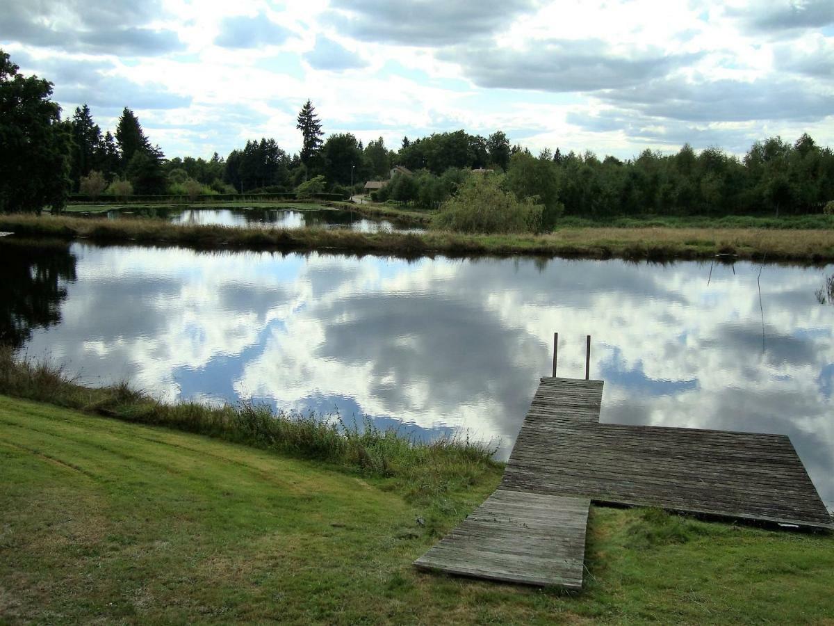 Lieux-Au-Lac Augignac Ngoại thất bức ảnh